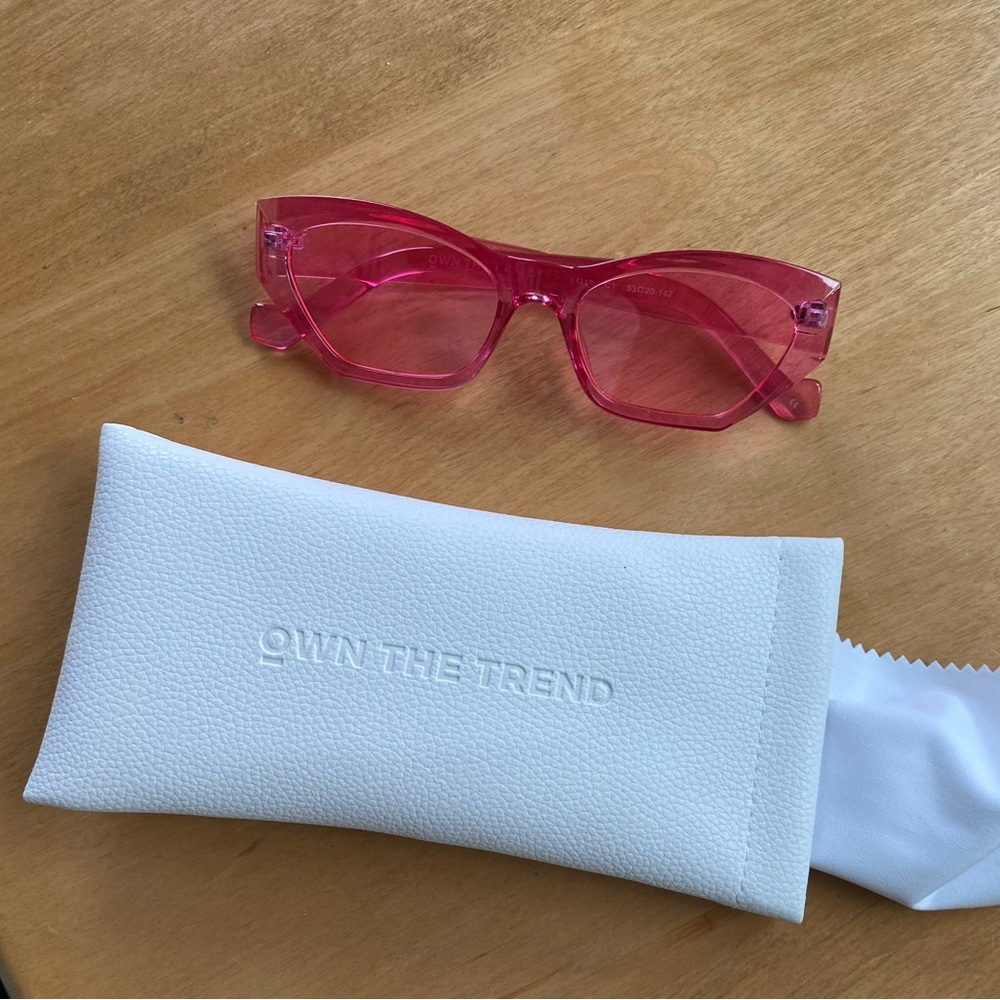 ❣️ sold ❣️ NWT Pink Sunglasses Trendy
